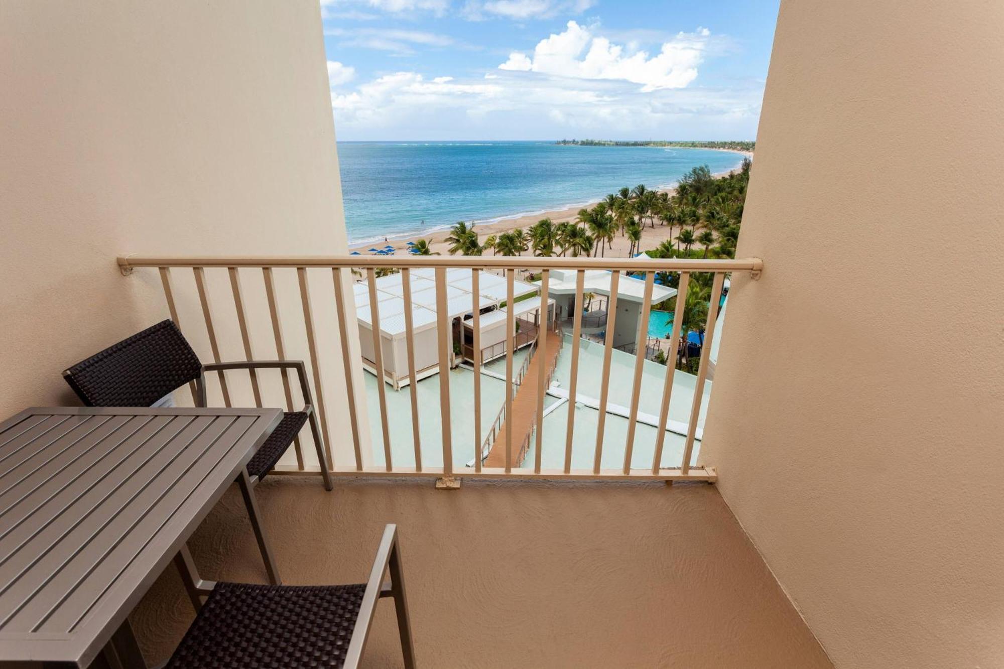 Courtyard By Marriott Isla Verde Beach Resort San Juan Eksteriør bilde