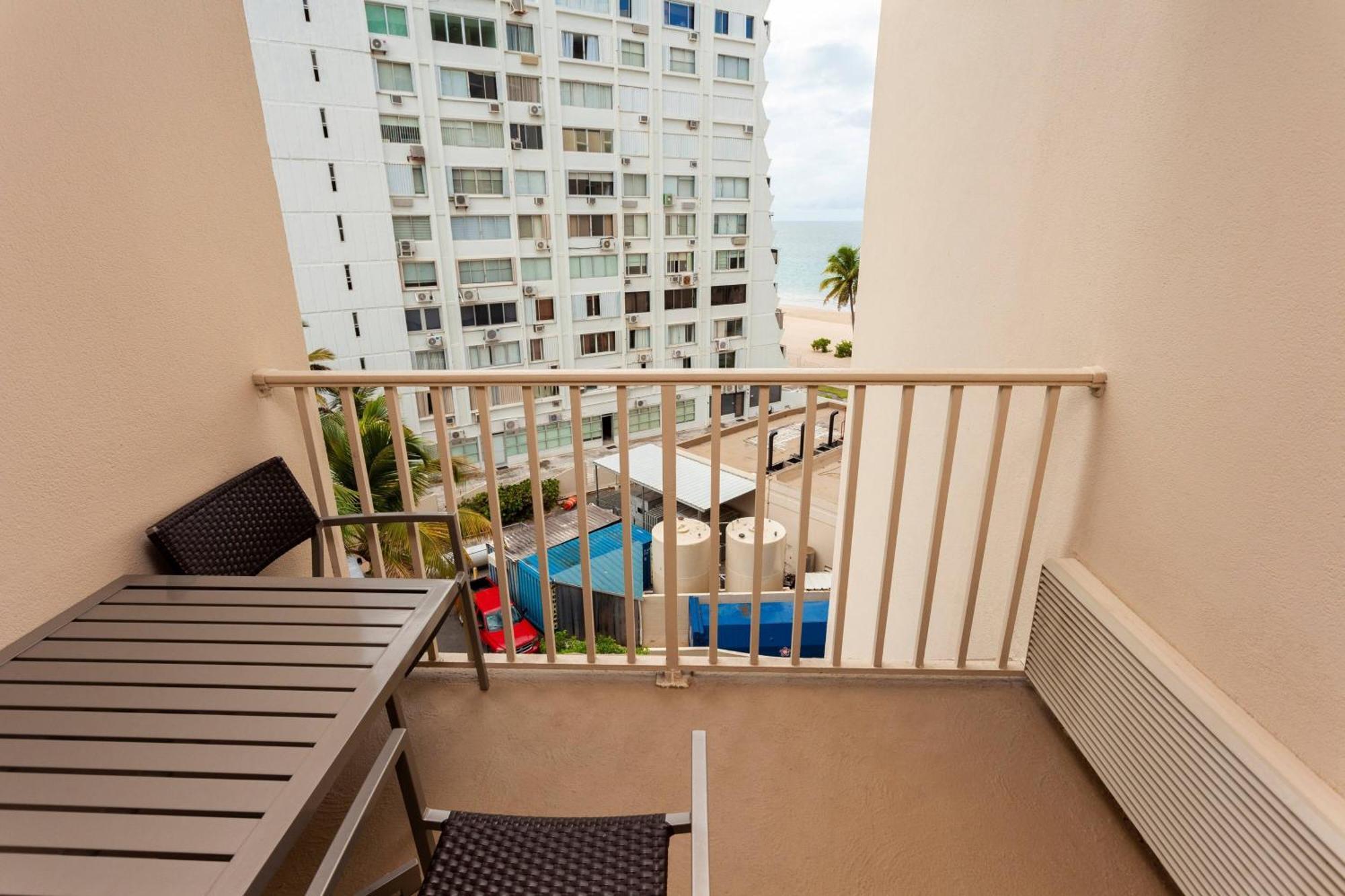 Courtyard By Marriott Isla Verde Beach Resort San Juan Eksteriør bilde