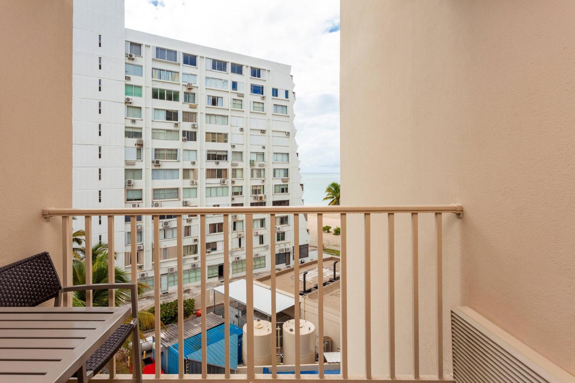Courtyard By Marriott Isla Verde Beach Resort San Juan Eksteriør bilde